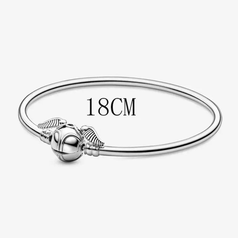 NWOT Harry Potter - Golden Snitch Clasp Bangle Bracelet Size 18 cm
